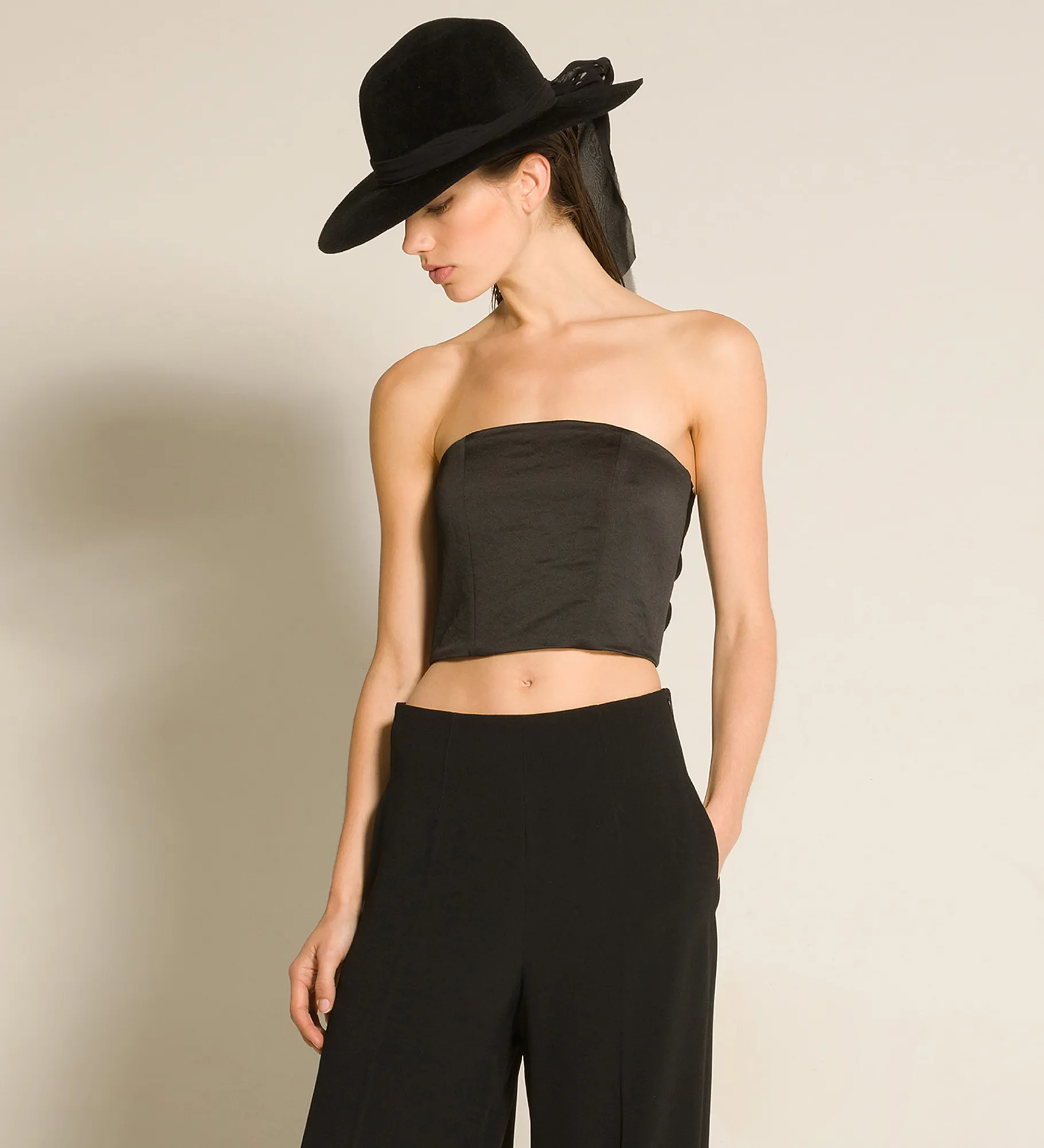 forte_forte Hauts^le bustier avec ceinture en duchesse contemporaine nero